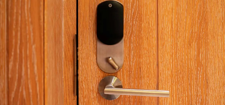 Automatic Locking Door Knob Pico Rivera